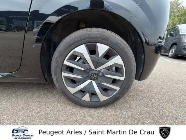Peugeot 208 puretech 100 s&amp;s bvm6 — photo 11