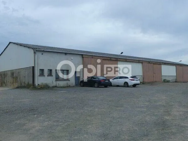 Entrepôt 856 m²