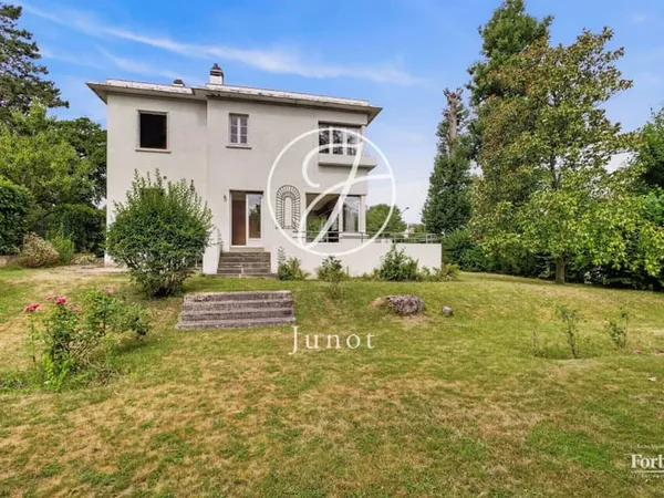 La Celle Saint-Cloud - LA CHATAIGNERAIE- Maison de 151 m² (204 m² au sol) - 4 chambres - Terrain de 