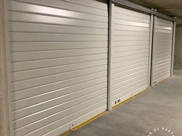Garage/Parking