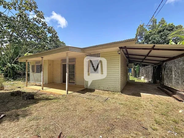 DPT GUYANE, à vendre RÉMIRE-MONTJOLY Maison T5 Pain-pied de 73 m2 sur un terrain de 1 702 m2