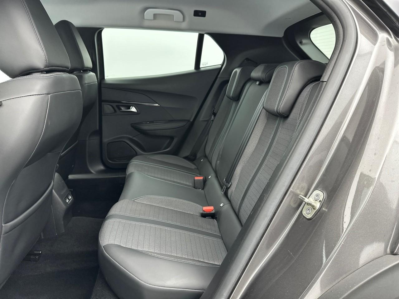 Peugeot 2008 puretech 100 s&s bvm6 allure — photo 13