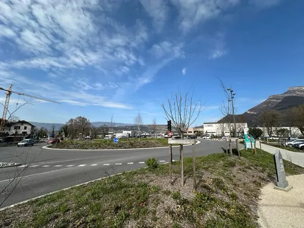 Local 1900 m²