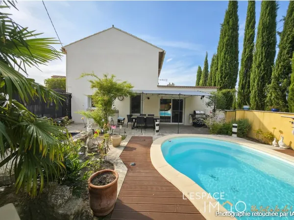 Ancien mas en partie rénové avec piscine sur Oppède