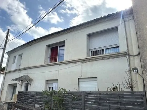Immeuble de 4 appartements en monopropriété (240 m²) à St Bauzille de Putois (34190)