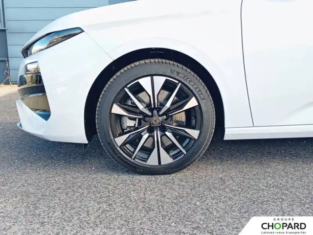 Peugeot 308 plug-in hybrid 195 ch e-dcs7