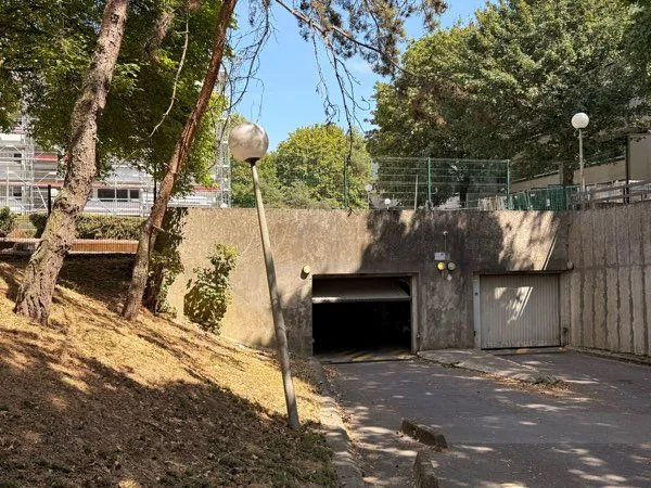 Place parking souterrain sécurisé - Noisy-le-Grand