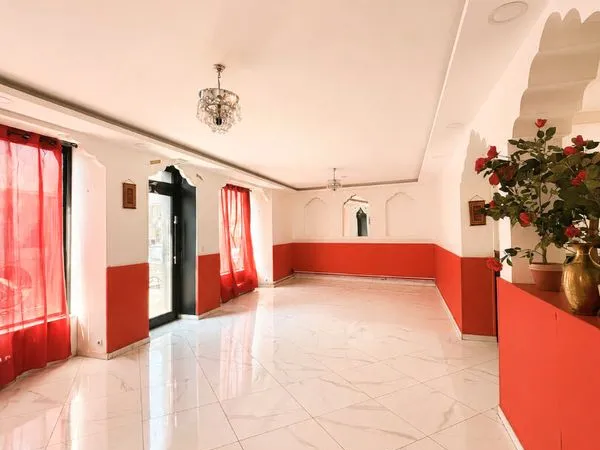 Local 80 m² MONTATAIRE