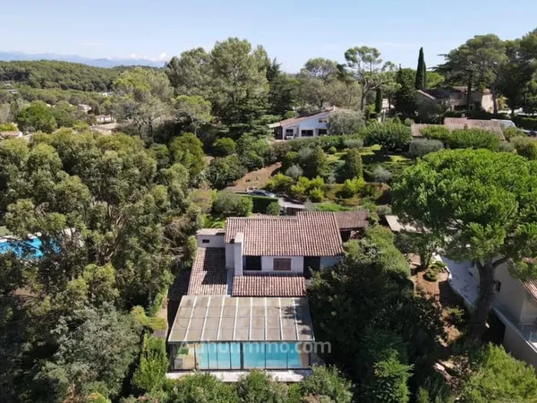 Villa dans Domaine de qualité à SAINT BASILE MOUGINS