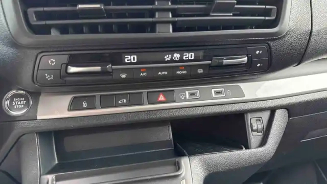 Opel Vivaro fgn sportive diesel 180 ch m automatique — photo 12