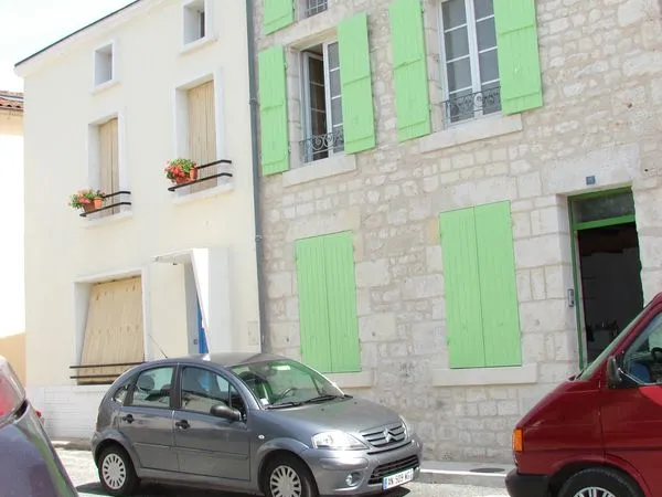 Taillebourg maison bord Charente