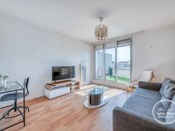 À vendre beau T3 à BORDEAUX quartier SAINT-SEURIN avec PARKING TERRASSE et ASCENSEUR