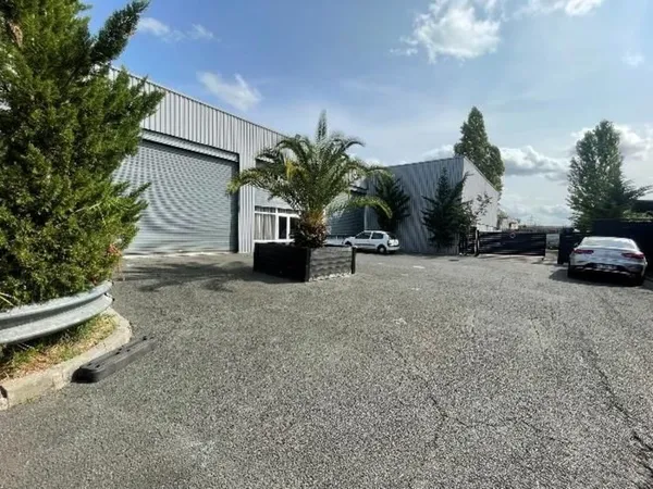 Immeuble rapport 2227m2 Bordeaux Nord - - 8% brut