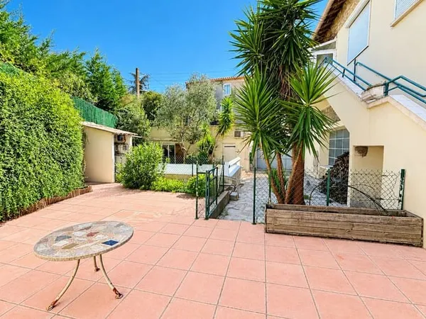 Maison 4 pièces 210 m²