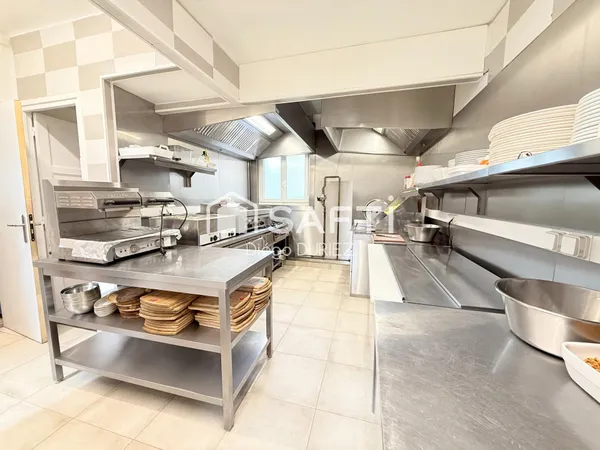 Restaurant de 300 m² avec logement