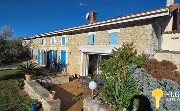 Propriété Charentaise Avec Oliveraie, 4Ha De Terrain, Vue Estuaire