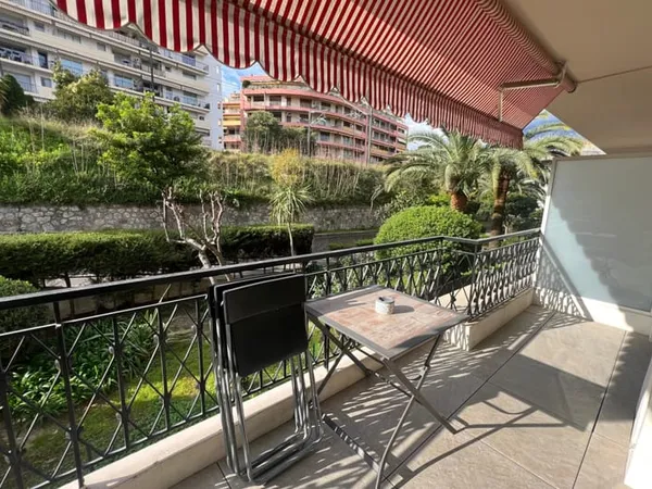 Quartier Pigautier Menton-T2 en expo Nord-Ouest avec Large B