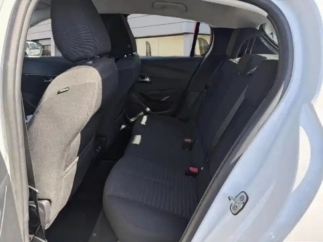 Peugeot 208 electrique 136ch 51 kwh business — photo 23
