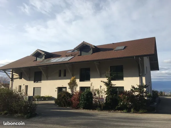 Archamps - Beau duplex spacieux 170 m2 - T4 - Magnifique vue sur Genève, lac et Jura