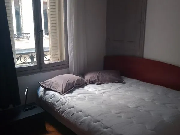 Chambre en colocation dans un appartement haussmannien