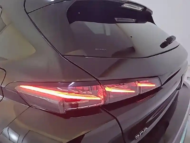 Peugeot 308 phev 180 e-eat8 — photo 85