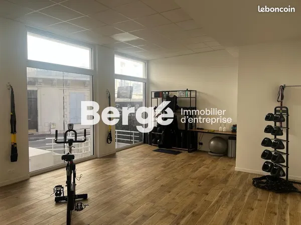 Local bureaux 214 m²