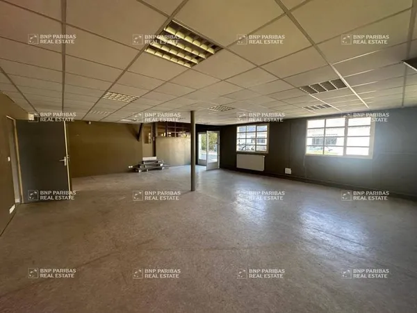 Local d'activité 265 m²
