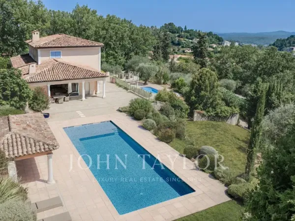 Maison 9 pièces 455 m²