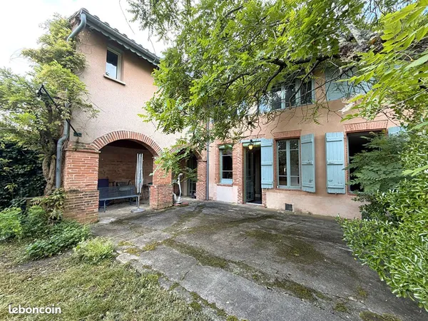 Maison 7 pièces 230 m²