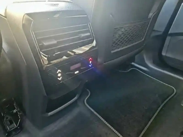 Peugeot 5008 plug-in hybrid 225 ch e-dcs7 — photo 18