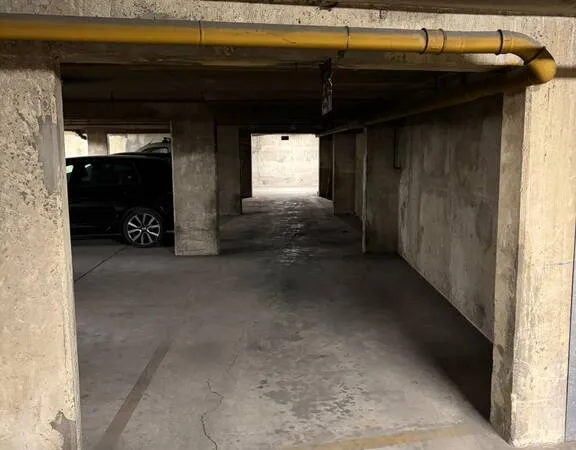 Garage/Parking