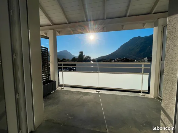 🏠 F2 meublé 42 m² RÉNOVÉ À NEUF - Dernier étage - Thyez