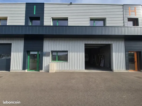 Local commercial 204 m²