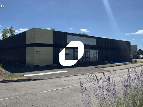 Local commercial 960 m²