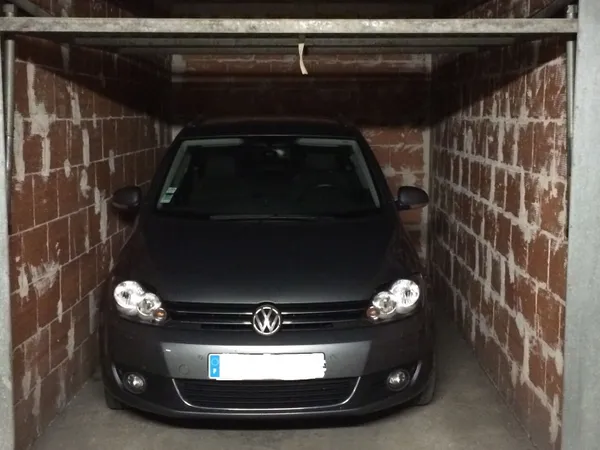 Loue garage 16m² Centre Colombia