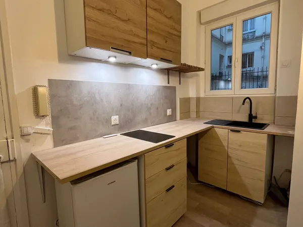 Loue studio 10m² Belleville 10ème