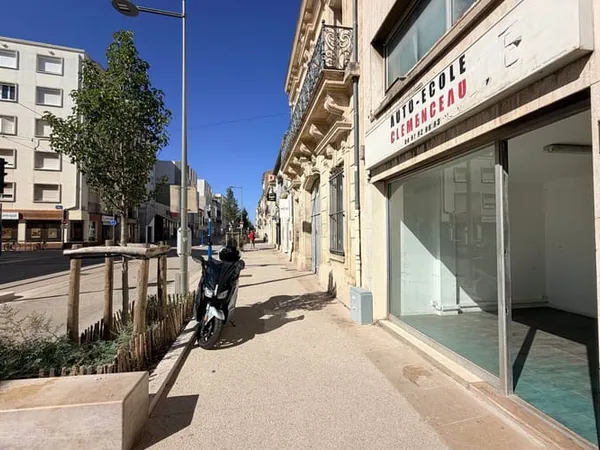 Local commercial 28 m²