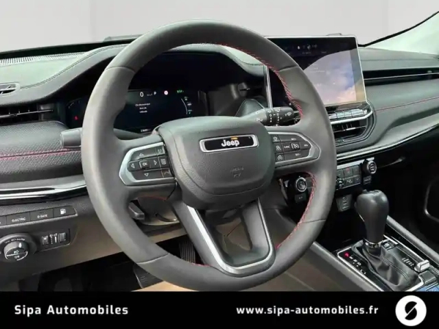 Jeep Compass 1.3 phev t4 240 ch 4xe eawd — photo 14