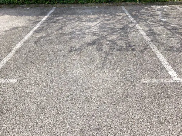 Place de parking privée dans résidence sécurisée