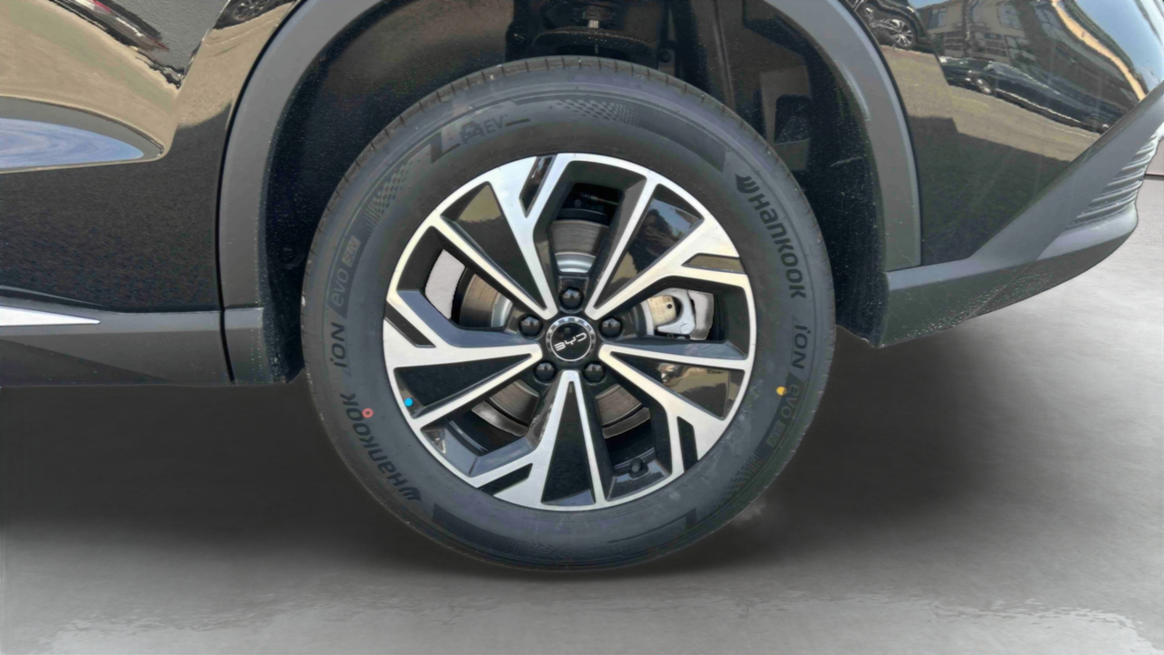BYD Sealion 5 1.5l DM-i 212 ch PHEV — photo 9