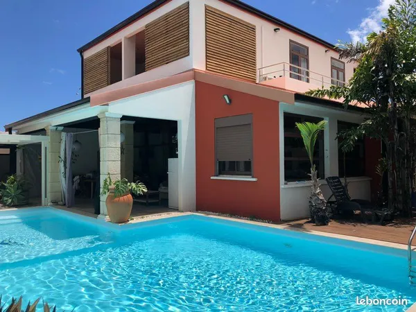 Loue superbe villa meublée à la Possession