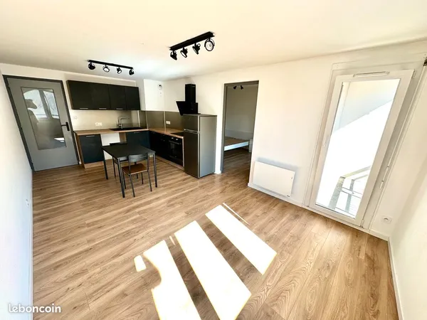 Appartement F2 meublé 41m² - Hyper centre Pontarlier - Balcon & Parking privé