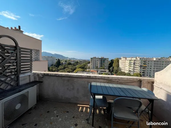 Appartement T2 de 42m², clim, ascenseur, belle vue mer, balcon, dernier étage