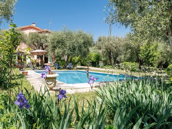 Propriété provençale d'exception T8 - calme absolu - terrain 5 030 m² avec piscine et maison d'amis 
