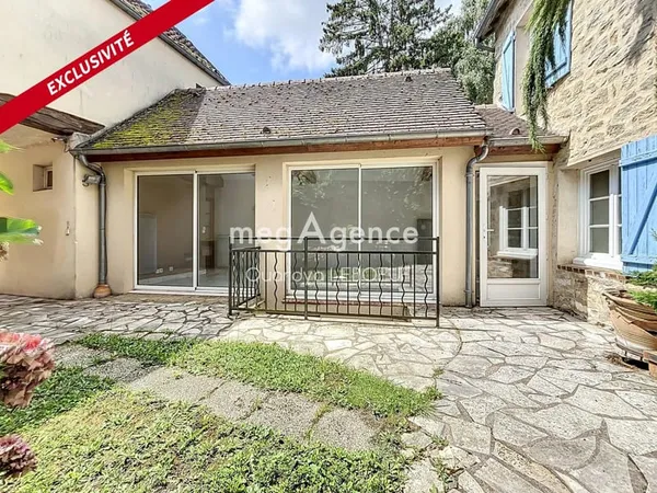 Maison de caractère à Jambville : 160 m² à valoriser et 775 m² de terrain