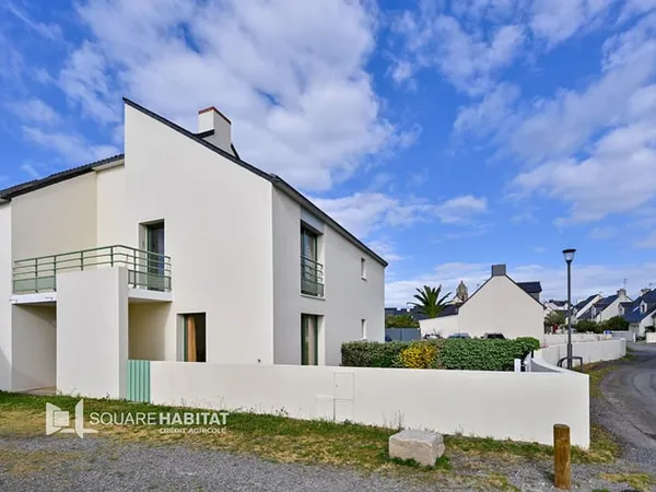 BATZ-SUR-MER CENTRE APPARTEMENT T2 PLAIN PIED AVEC EXTÉRIEURS ET PARKING