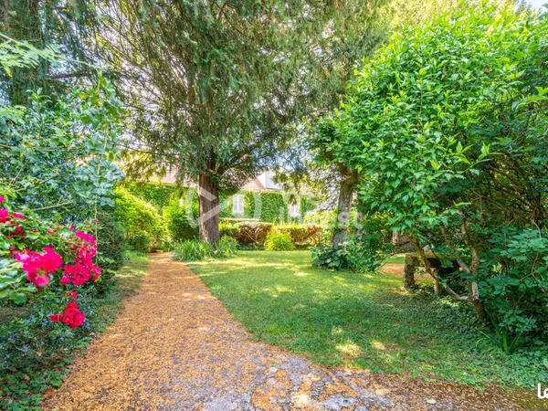 Propriété 9 pièces 300 m²