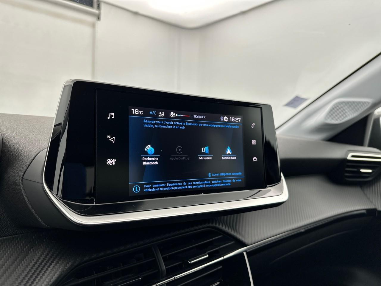 Peugeot 208 puretech 75 s&s bvm5 style — photo 23