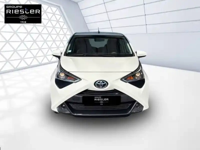 Toyota Aygo 1.0 vvt-i — photo 2