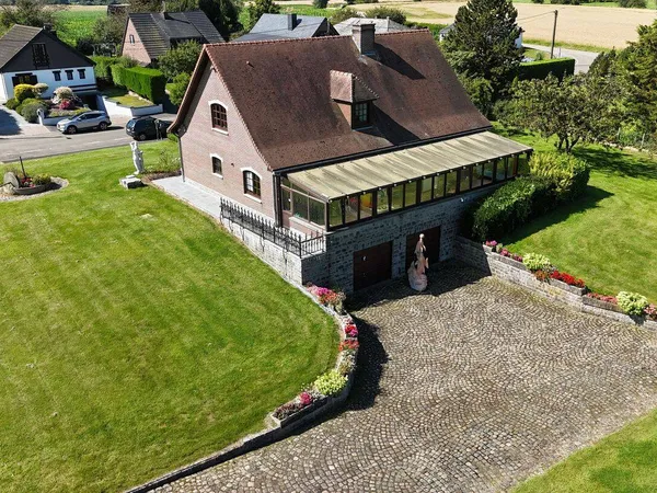 Maison 5 pièces 306 m²